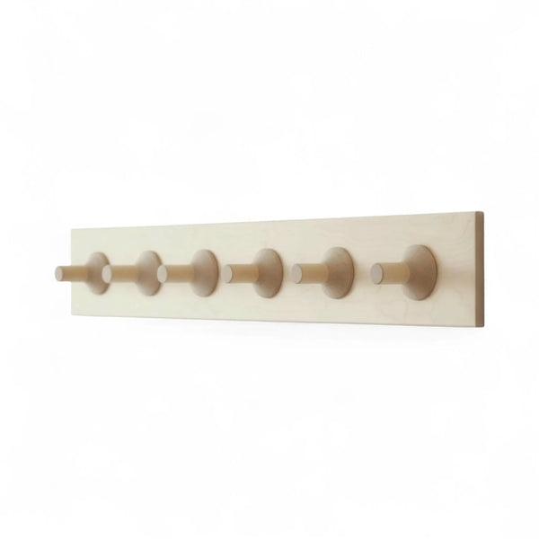 Bastelteile für Holzgarderoben mit Haken von Baltic Woodcrafts