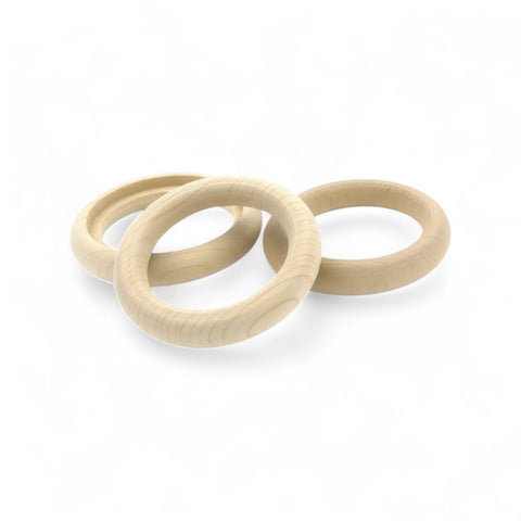 Nahaufnahme von 6 cm Holz Bastel Rahmen Ringe showing wood grain
